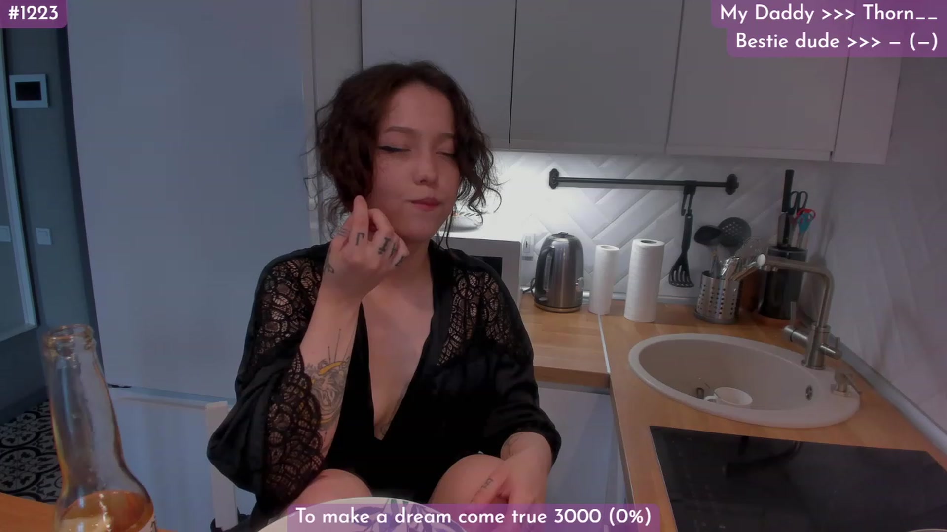Gallery image thumbnail from Dj_Lilu's myfreecams stream on, 06/19/2023, 23:05 image 18 of 20