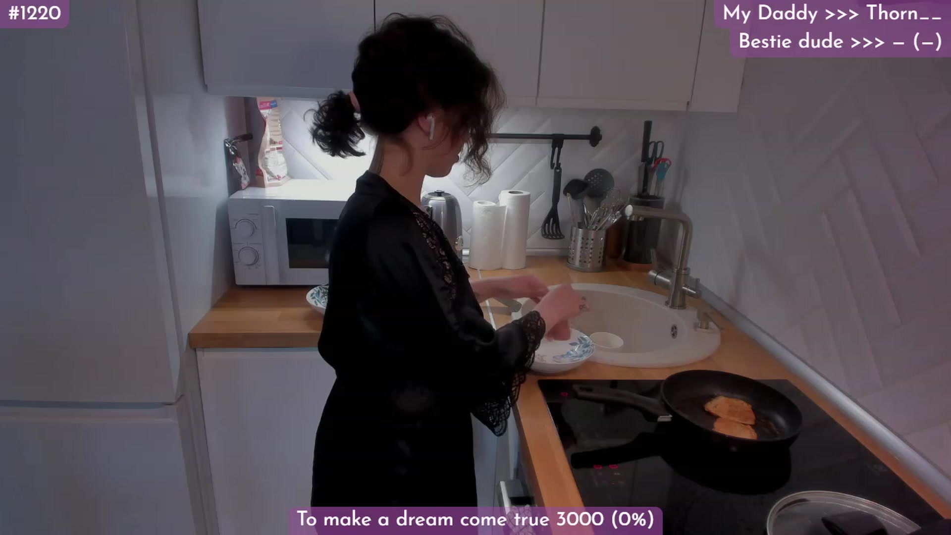 Gallery image thumbnail from Dj_Lilu's myfreecams stream on, 06/19/2023, 23:05 image 13 of 20