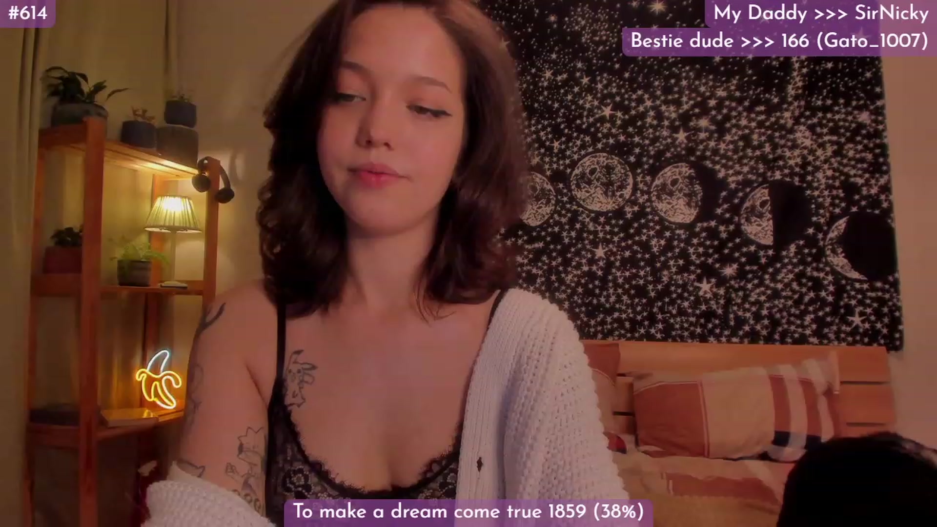 Gallery image thumbnail from Dj_Lilu's myfreecams stream on, 12/19/2023, 13:11 image 13 of 20