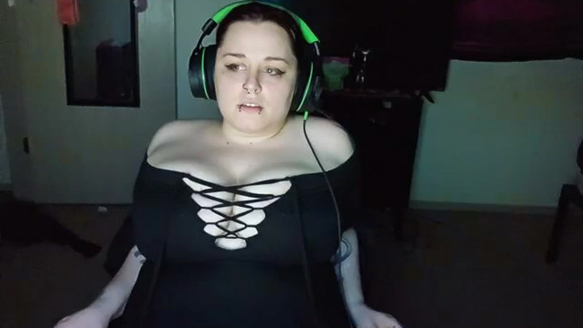 Gallery image thumbnail from Djdiddlez92's myfreecams stream on, 02/03/2024, 14:47 image 8 of 20