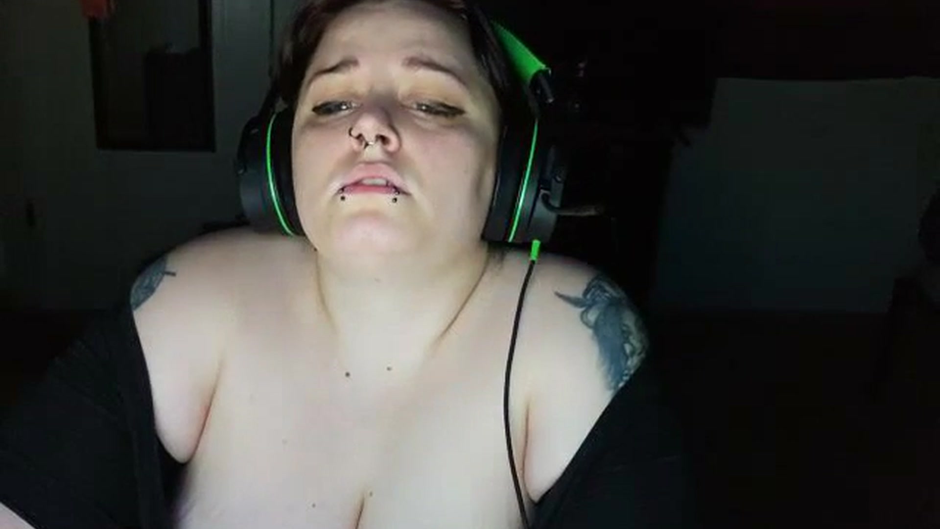 Gallery image thumbnail from Djdiddlez92's myfreecams stream on, 02/03/2024, 14:47 image 12 of 20