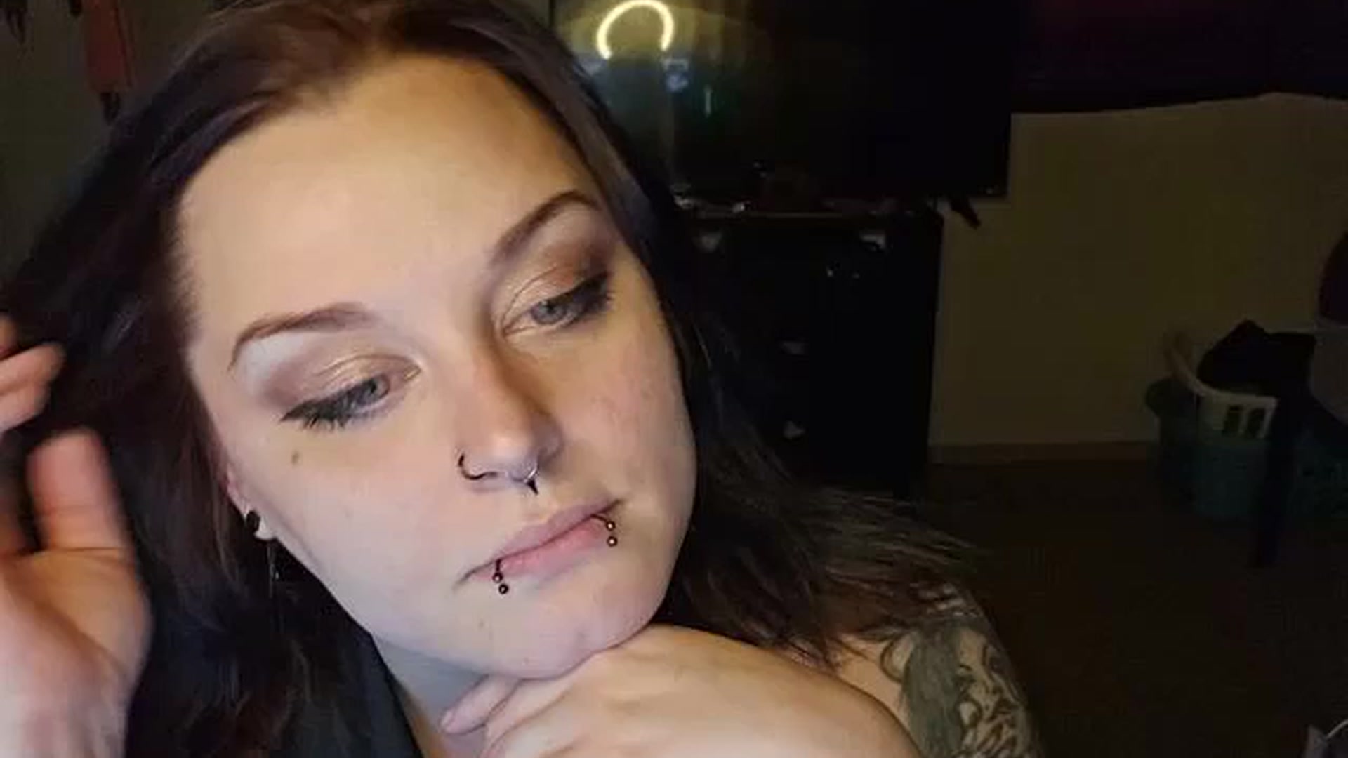 Gallery image thumbnail from Djdiddlez92's myfreecams stream on, 02/04/2024, 13:33 image 6 of 20