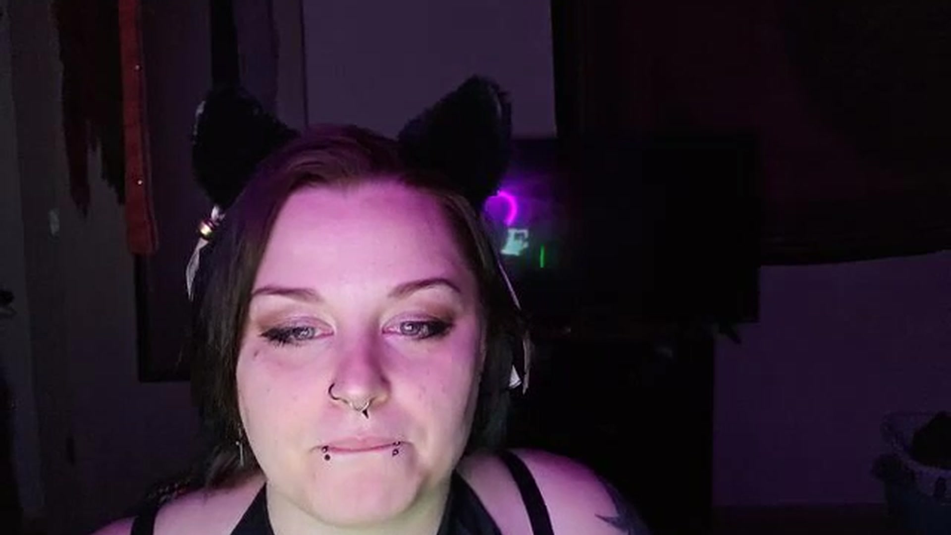 Gallery image thumbnail from Djdiddlez92's myfreecams stream on, 02/04/2024, 13:33 image 3 of 20