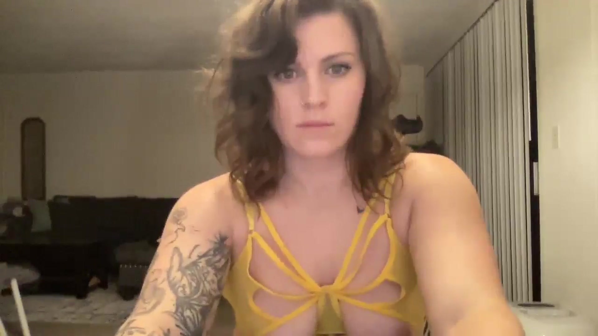 Gallery image thumbnail from Djwetdream's myfreecams stream on, 02/17/2025, 09:58 image 13 of 20