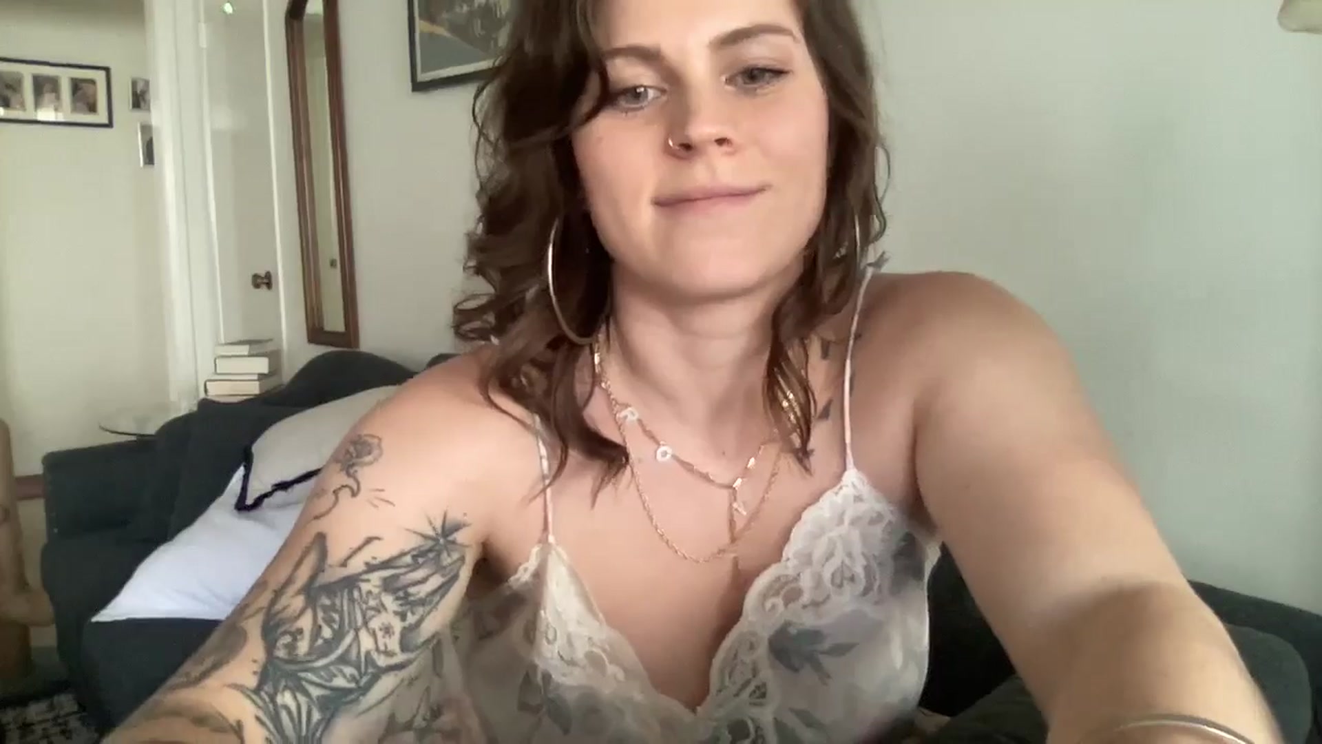 Gallery image thumbnail from Djwetdream's myfreecams stream on, 05/11/2025, 23:52 image 12 of 20