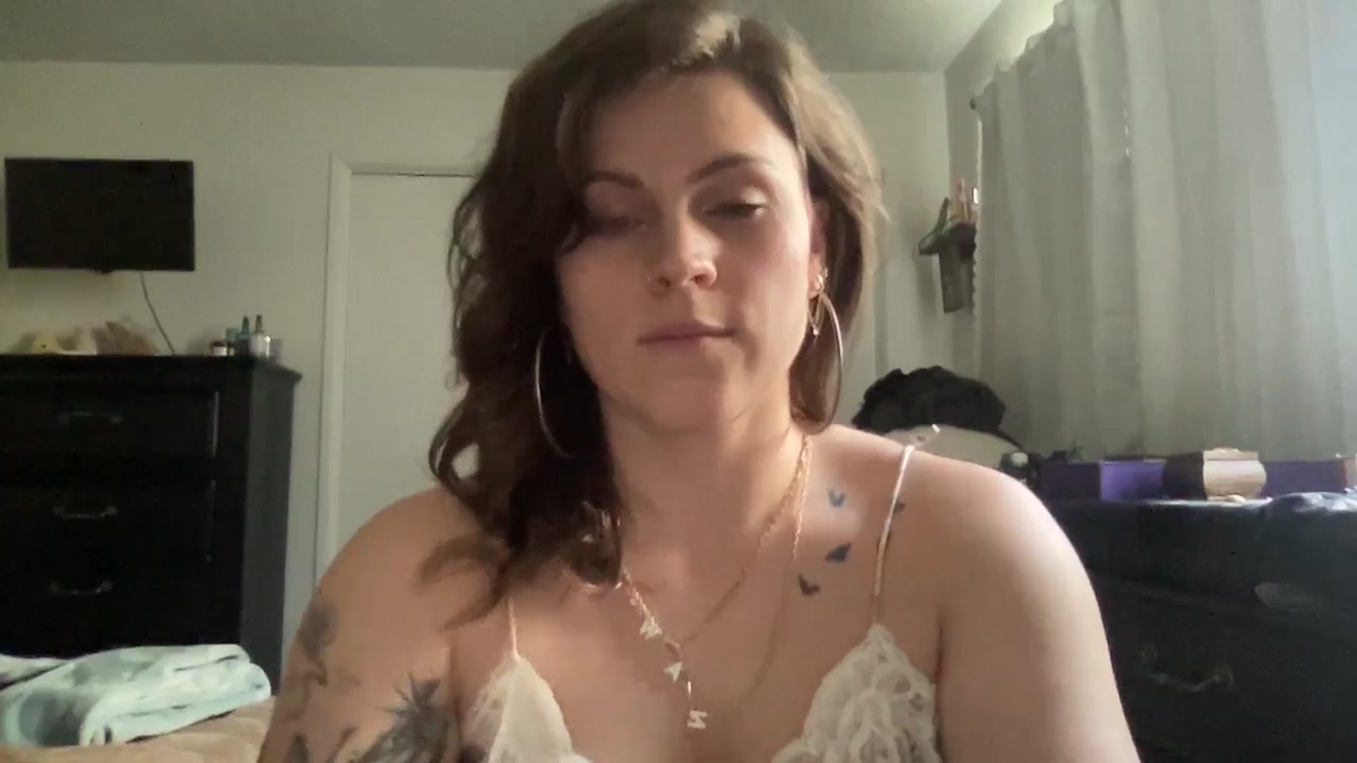 Gallery image thumbnail from Djwetdream's myfreecams stream on, 05/12/2025, 24:31 image 10 of 20