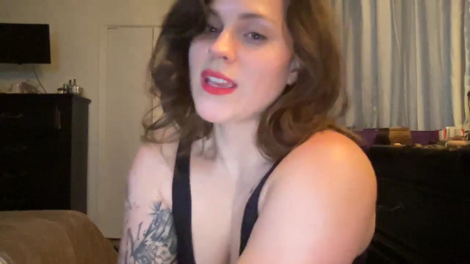 Gallery image thumbnail from Djwetdream's myfreecams stream on, 05/12/2025, 13:31 image 8 of 20