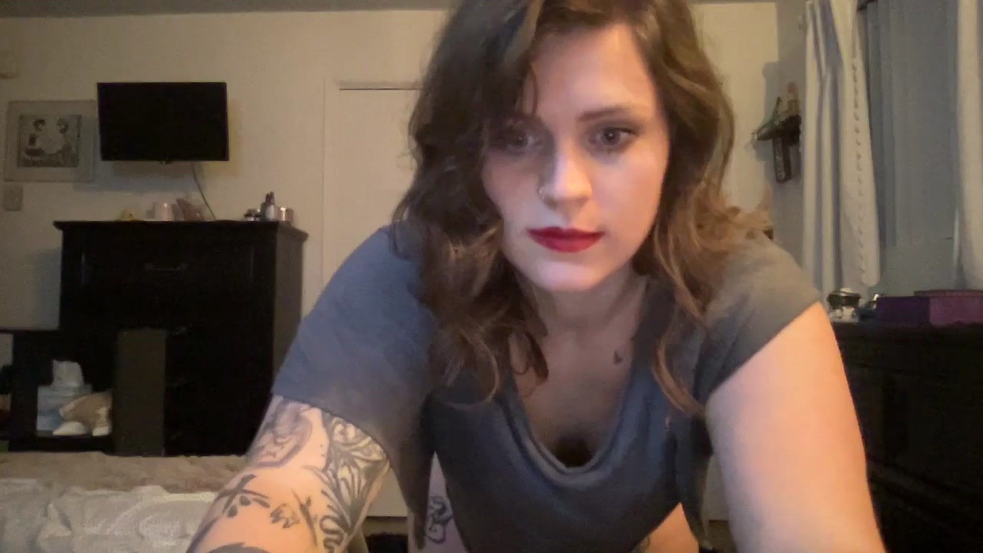Gallery image thumbnail from Djwetdream's myfreecams stream on, 05/17/2025, 11:49 image 18 of 20
