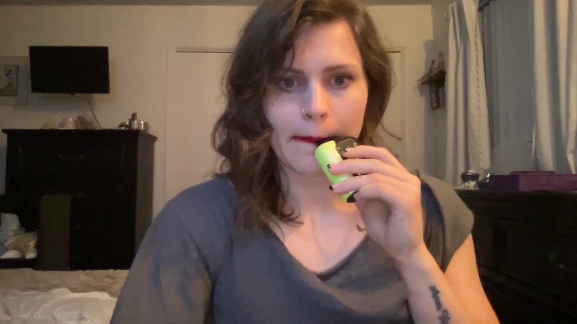Gallery image thumbnail from Djwetdream's myfreecams stream on, 05/17/2025, 11:49 image 15 of 20