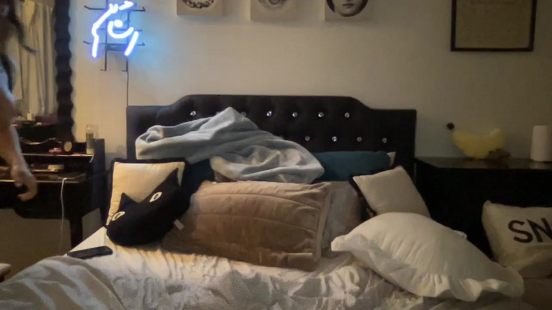 Gallery image thumbnail from Djwetdream's myfreecams stream on, 05/17/2025, 13:15 image 8 of 20