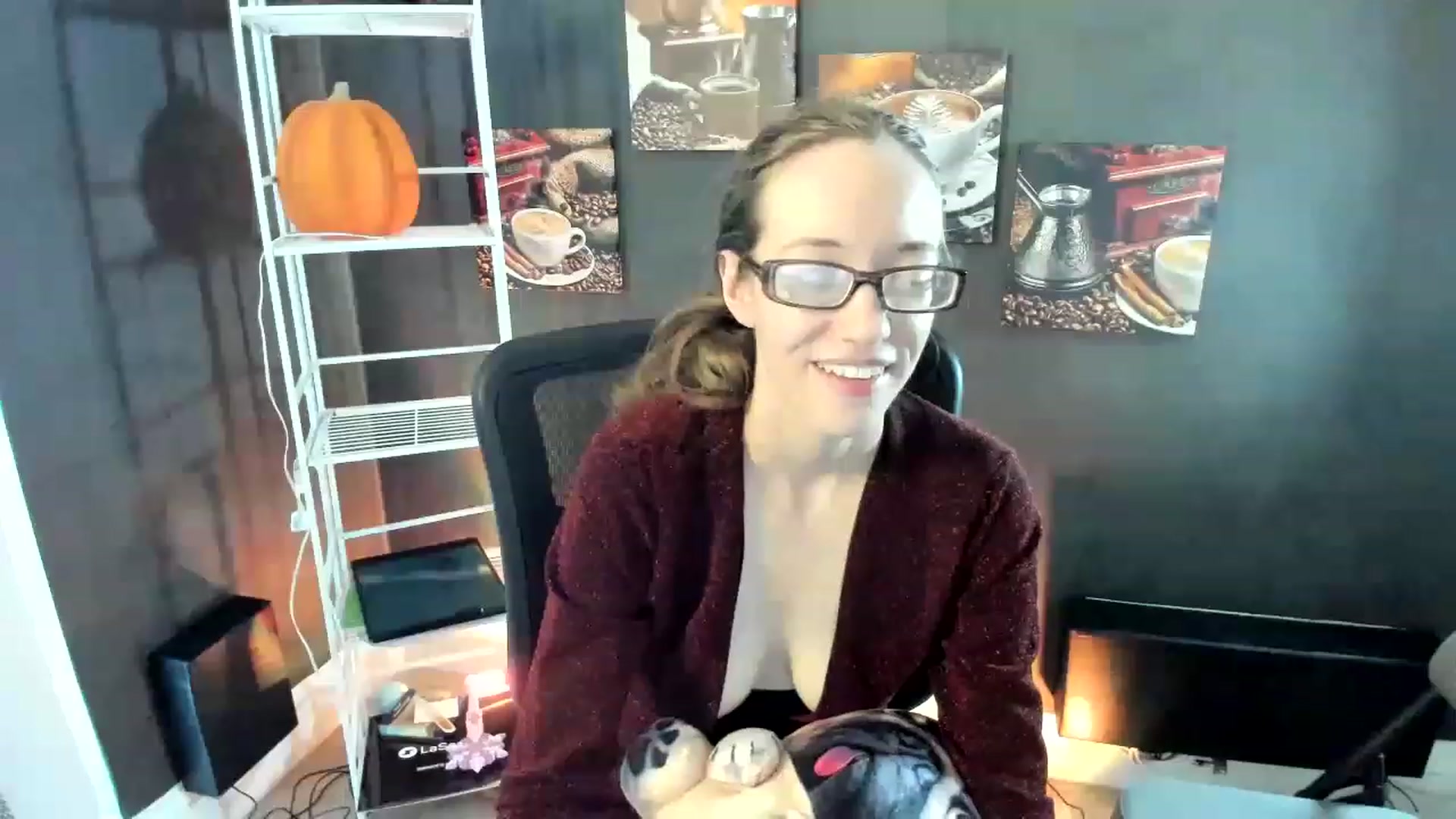 Gallery image thumbnail from DocDropBear's myfreecams stream on, 11/15/2022, 17:12 image 8 of 20