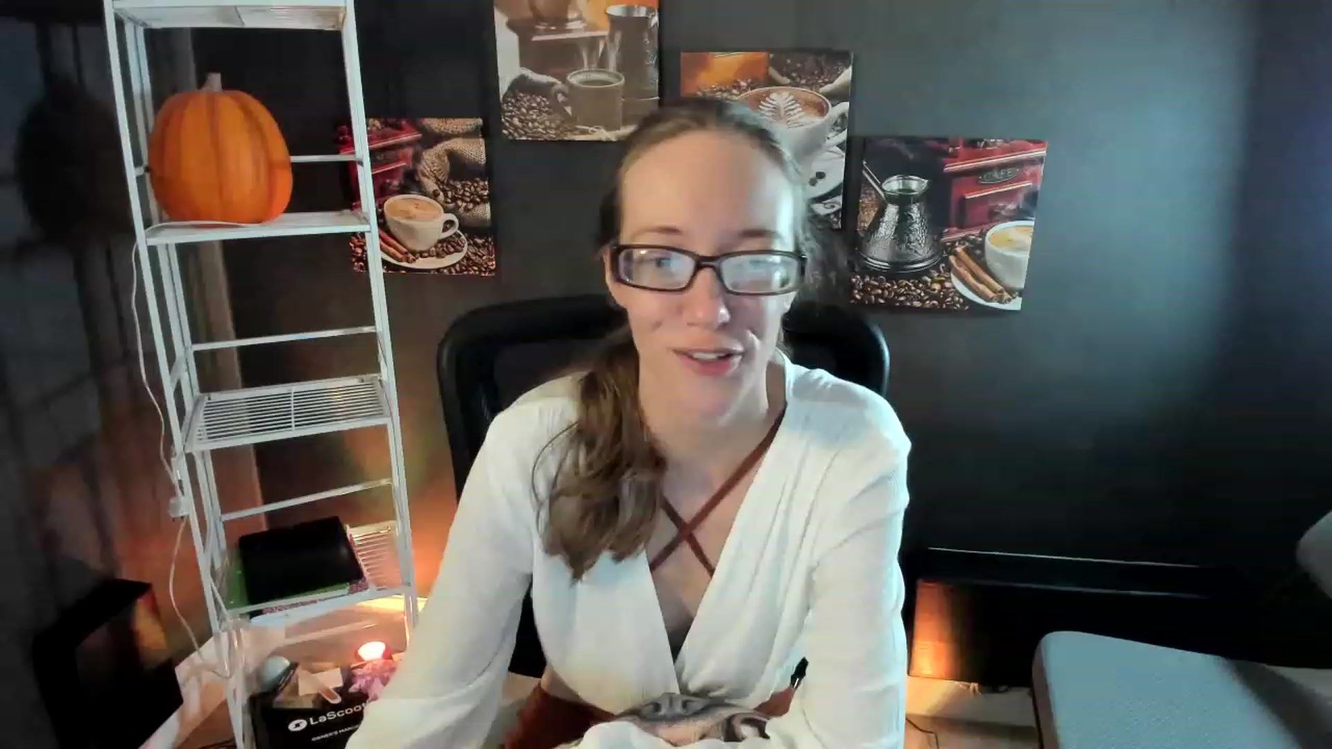 Gallery image thumbnail from DocDropBear's myfreecams stream on, 11/18/2022, 24:03 image 1 of 20