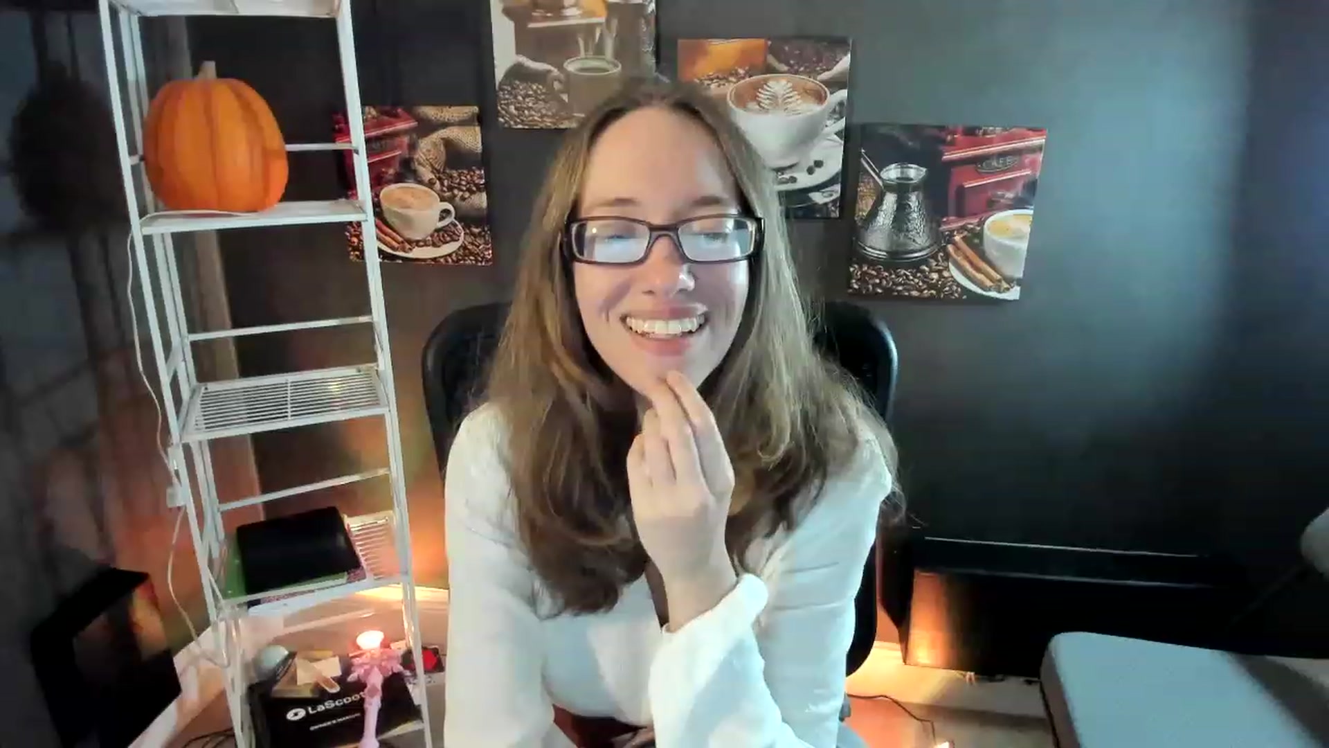 Gallery image thumbnail from DocDropBear's myfreecams stream on, 11/18/2022, 24:03 image 19 of 20