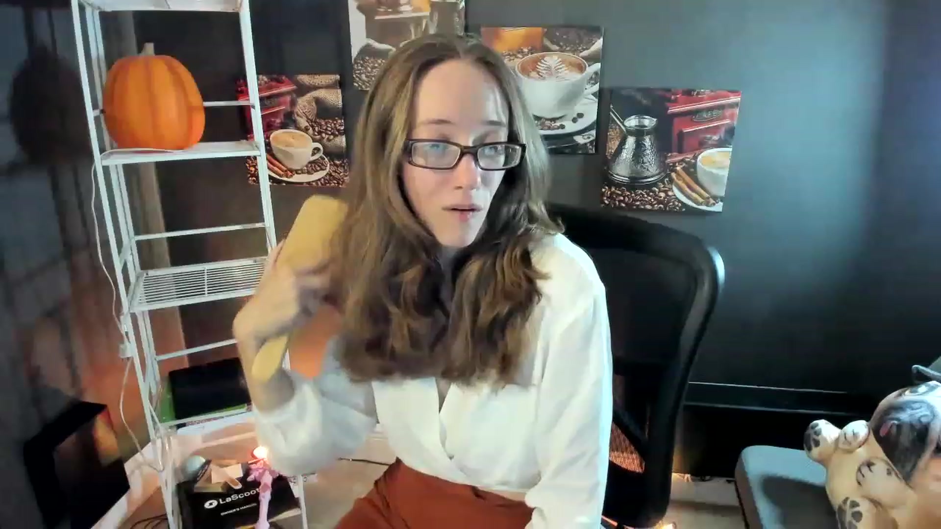 Gallery image thumbnail from DocDropBear's myfreecams stream on, 11/18/2022, 24:03 image 13 of 20