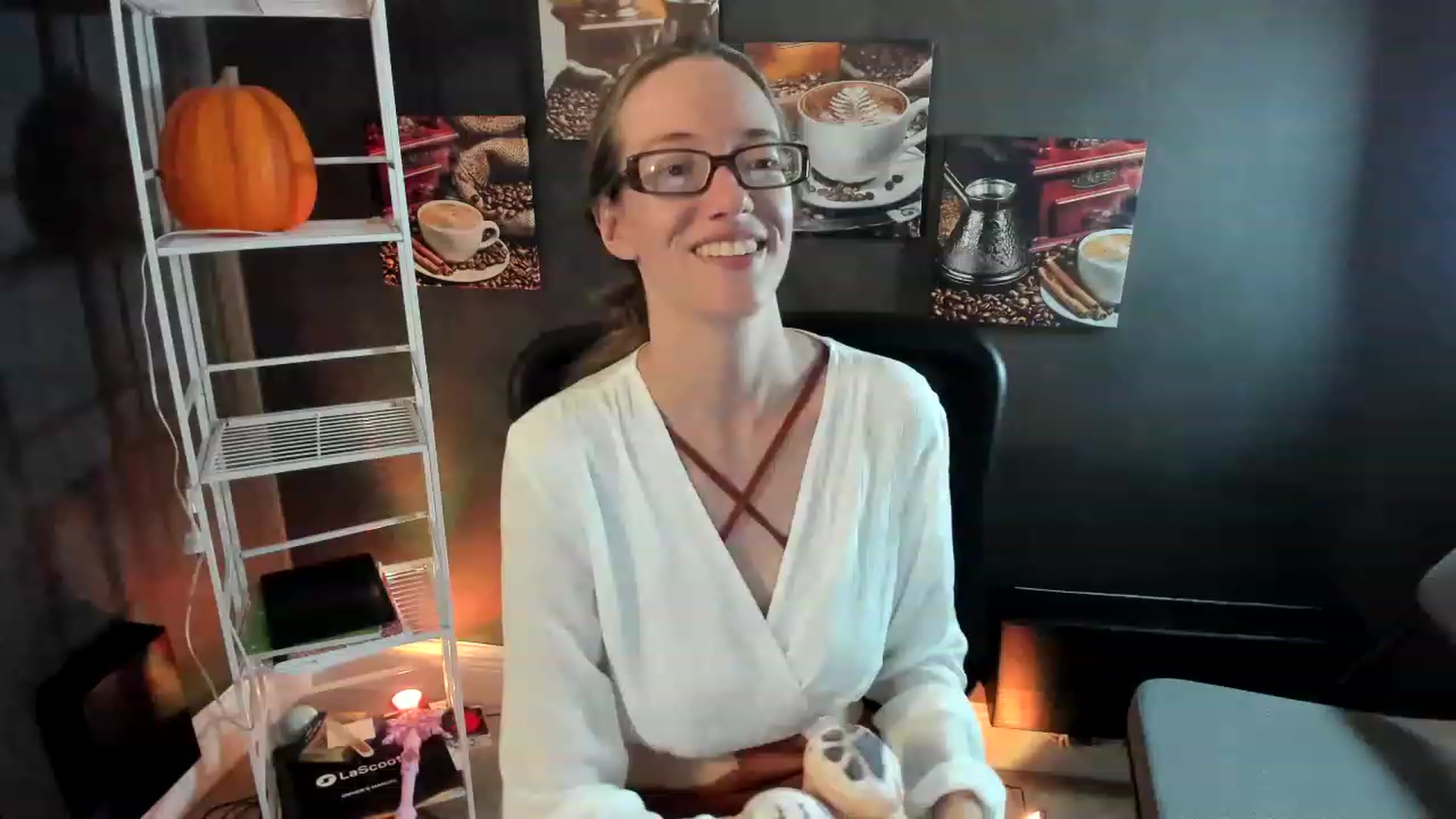 Gallery image thumbnail from DocDropBear's myfreecams stream on, 11/18/2022, 24:03 image 9 of 20