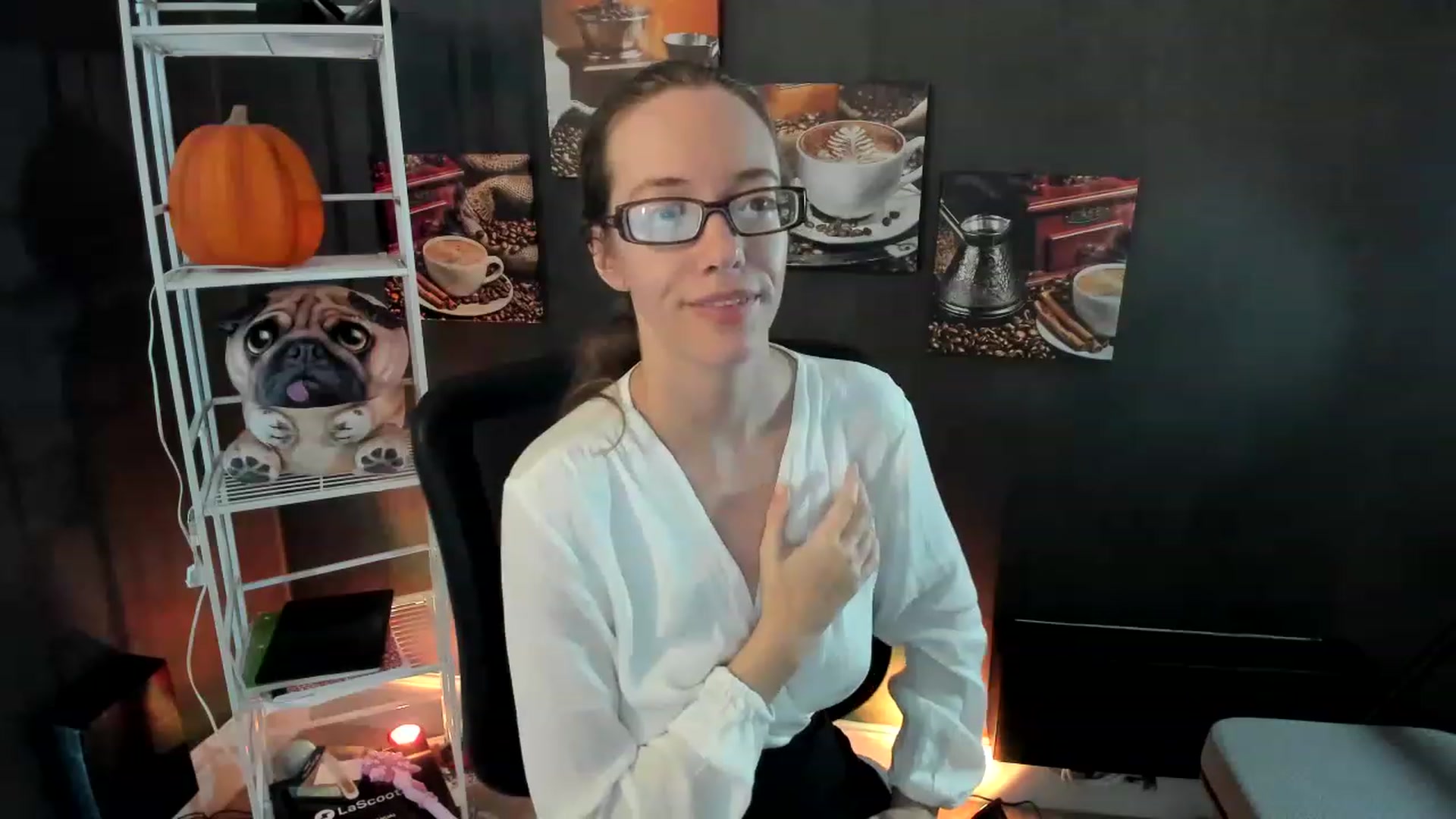 Gallery image thumbnail from DocDropBear's myfreecams stream on, 11/28/2022, 18:10 image 3 of 20