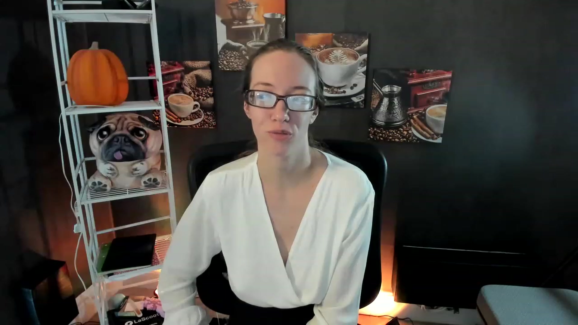 Gallery image thumbnail from DocDropBear's myfreecams stream on, 11/28/2022, 18:10 image 17 of 20