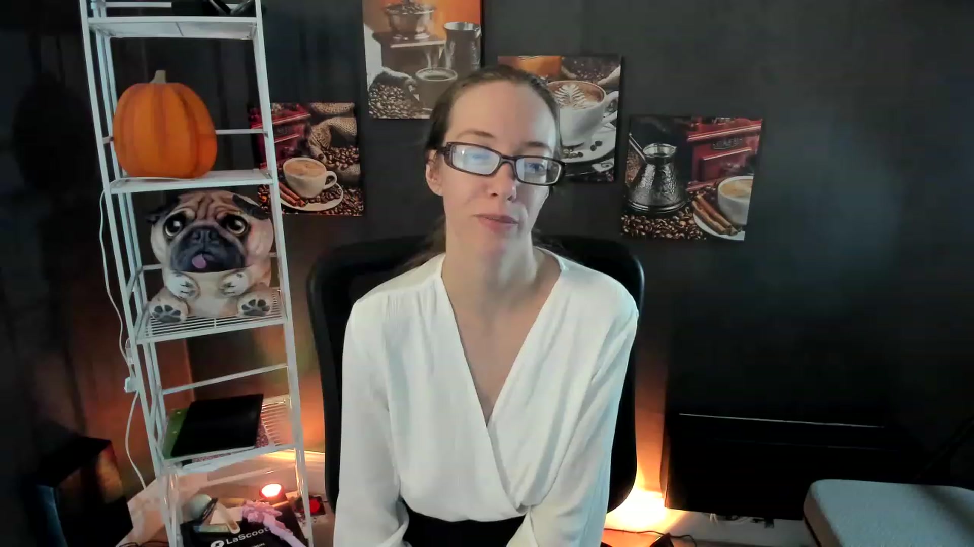 Gallery image thumbnail from DocDropBear's myfreecams stream on, 11/28/2022, 18:10 image 16 of 20