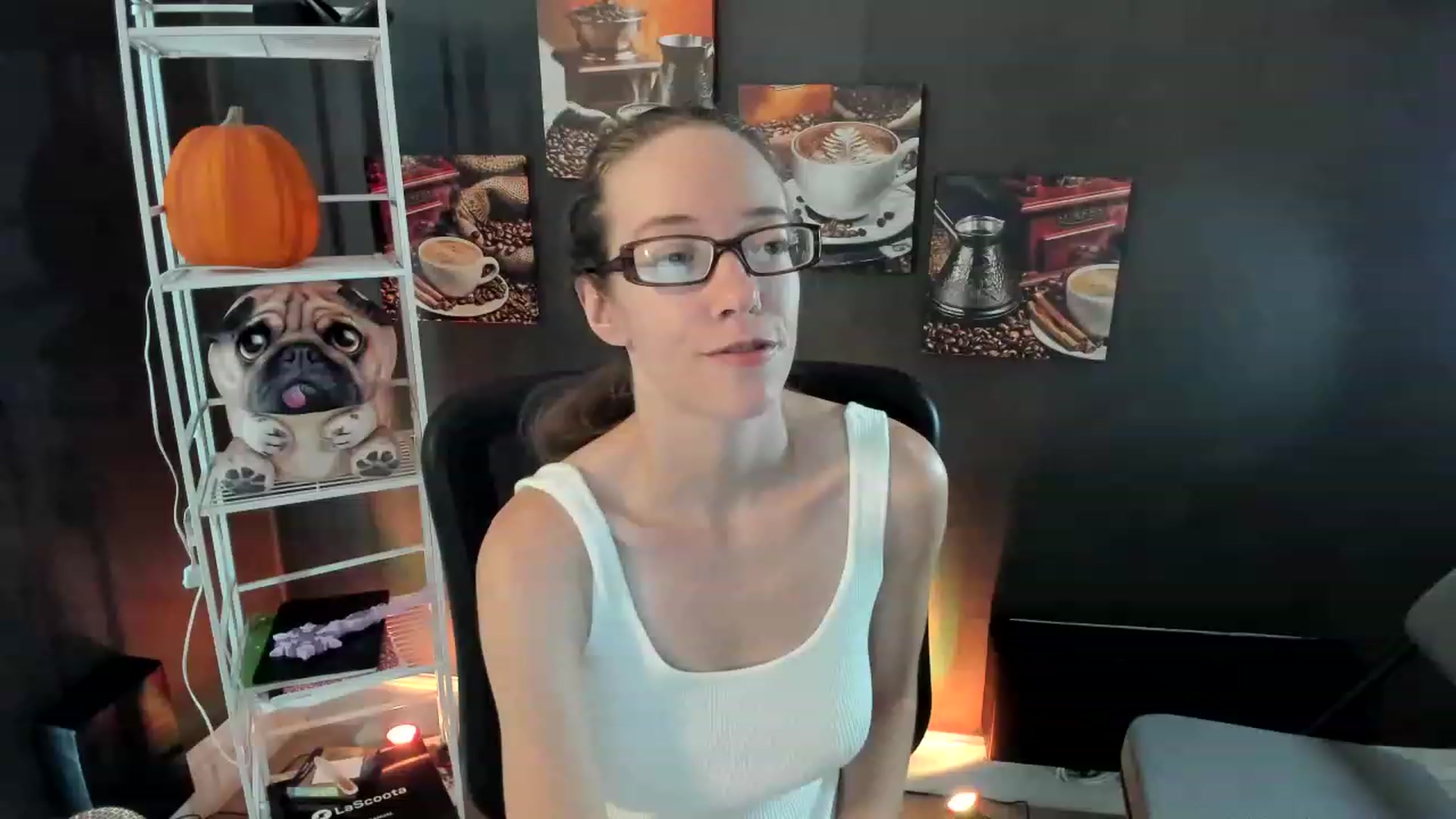 Gallery image thumbnail from DocDropBear's myfreecams stream on, 12/01/2022, 15:40 image 2 of 20