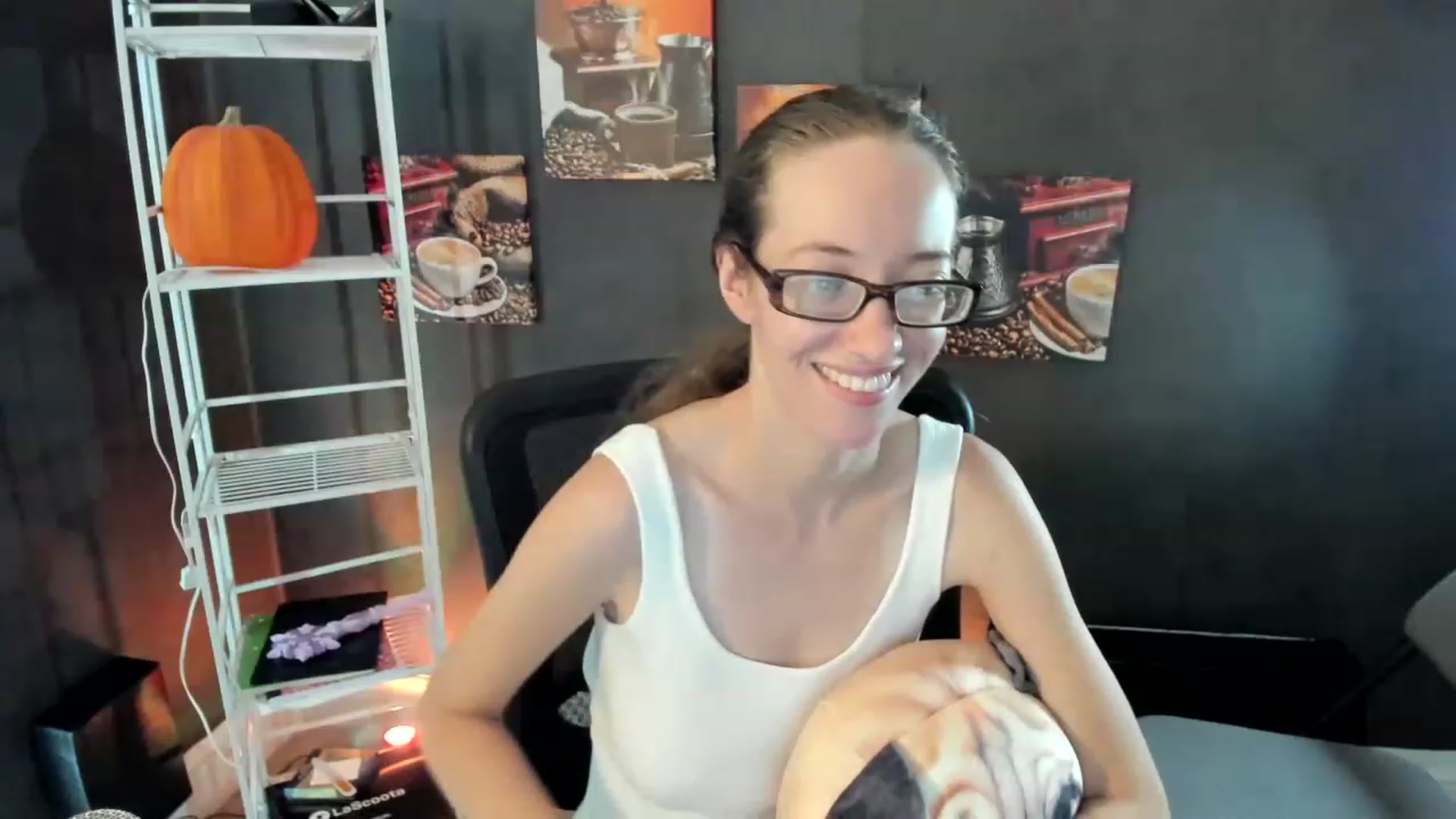 Gallery image thumbnail from DocDropBear's myfreecams stream on, 12/01/2022, 15:40 image 14 of 20