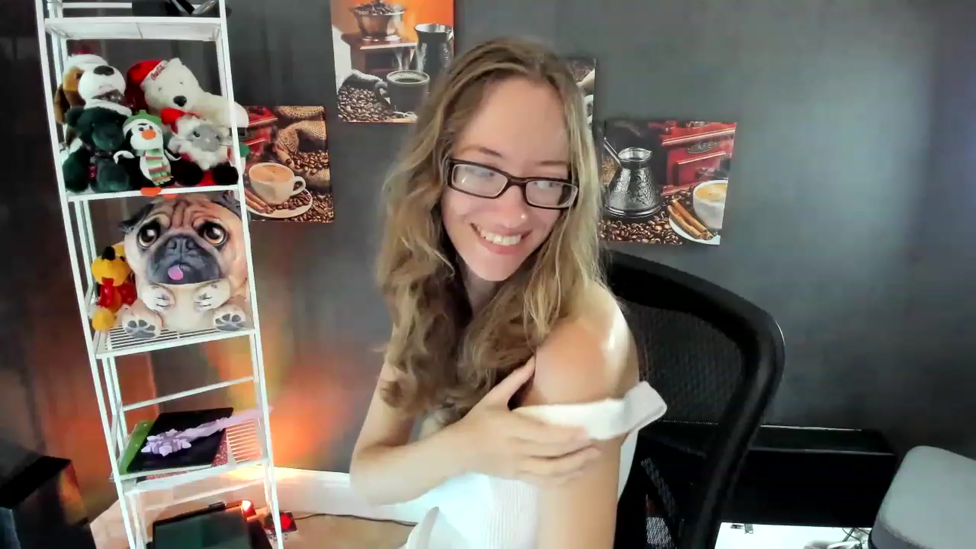 Gallery image thumbnail from DocDropBear's myfreecams stream on, 12/07/2022, 16:07 image 19 of 20