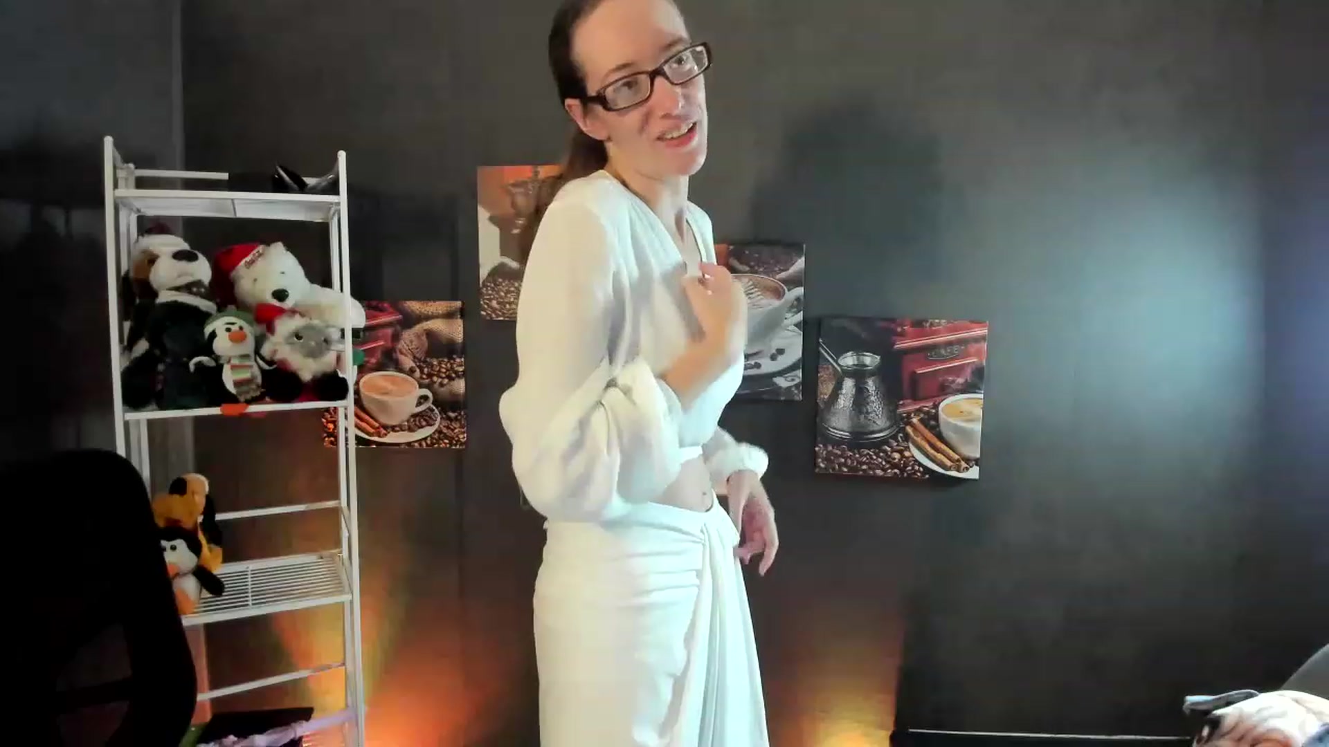 Gallery image thumbnail from DocDropBear's myfreecams stream on, 12/12/2022, 02:25 image 16 of 20