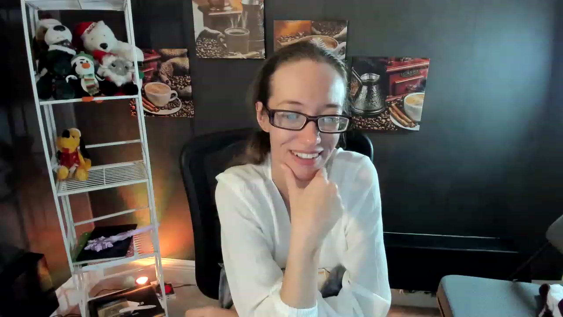 Gallery image thumbnail from DocDropBear's myfreecams stream on, 12/12/2022, 04:50 image 4 of 20