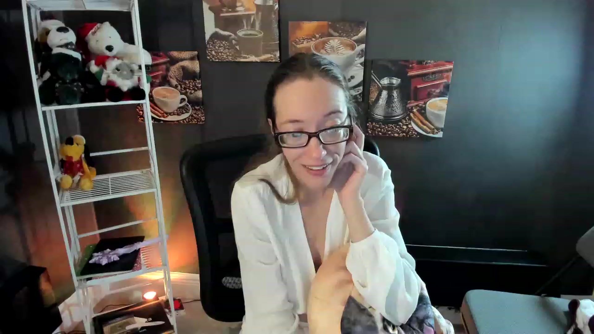 Gallery image thumbnail from DocDropBear's myfreecams stream on, 12/12/2022, 04:50 image 9 of 20
