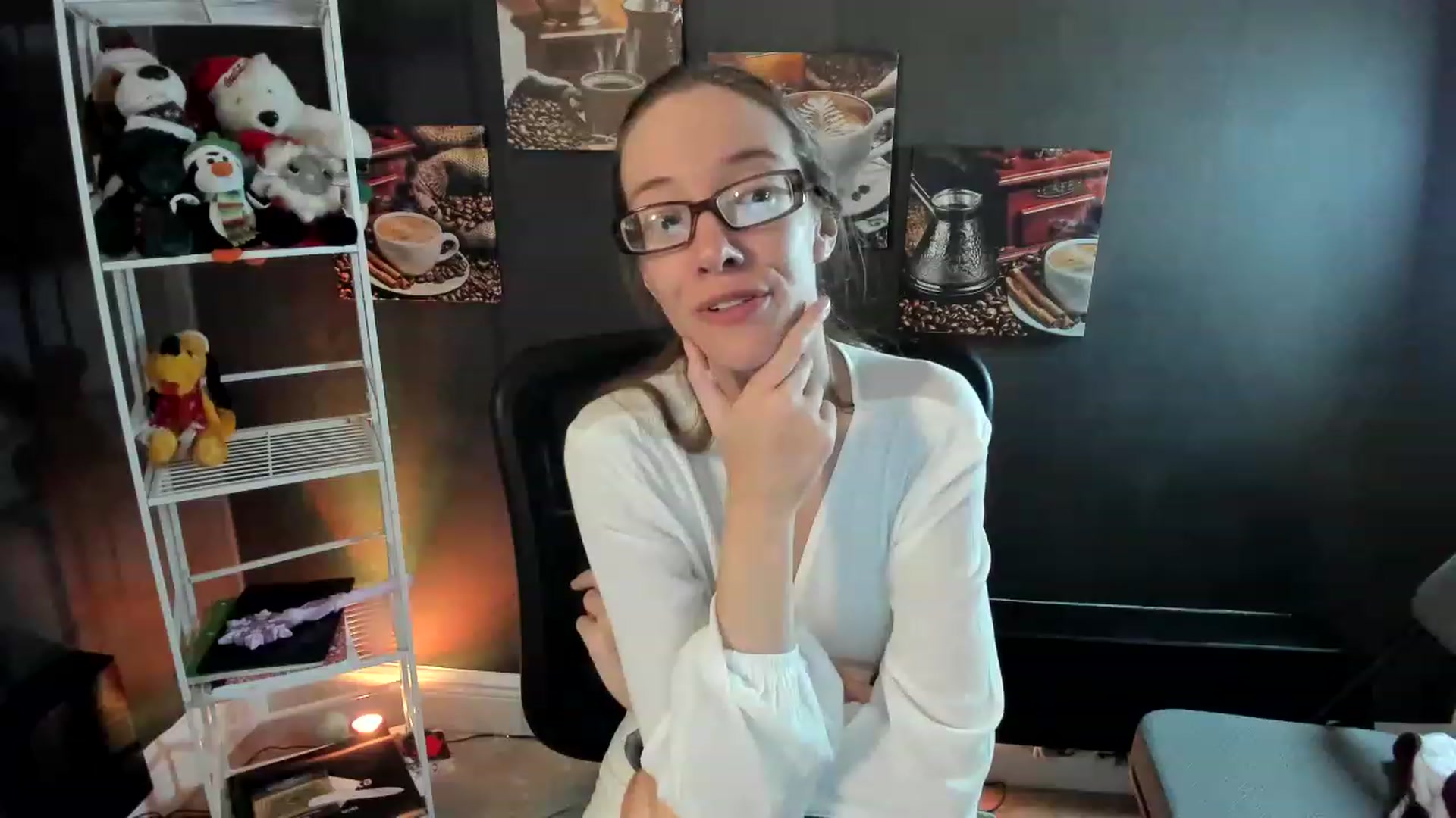 Gallery image thumbnail from DocDropBear's myfreecams stream on, 12/12/2022, 04:50 image 7 of 20