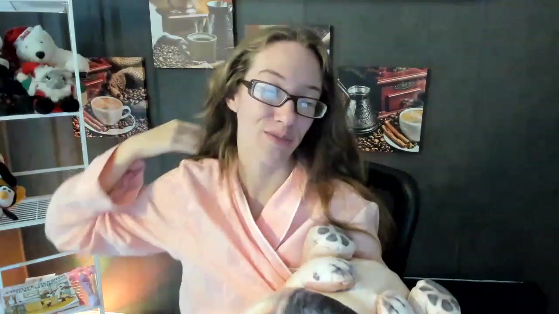 Gallery image thumbnail from DocDropBear's myfreecams stream on, 12/28/2022, 16:04 image 18 of 20