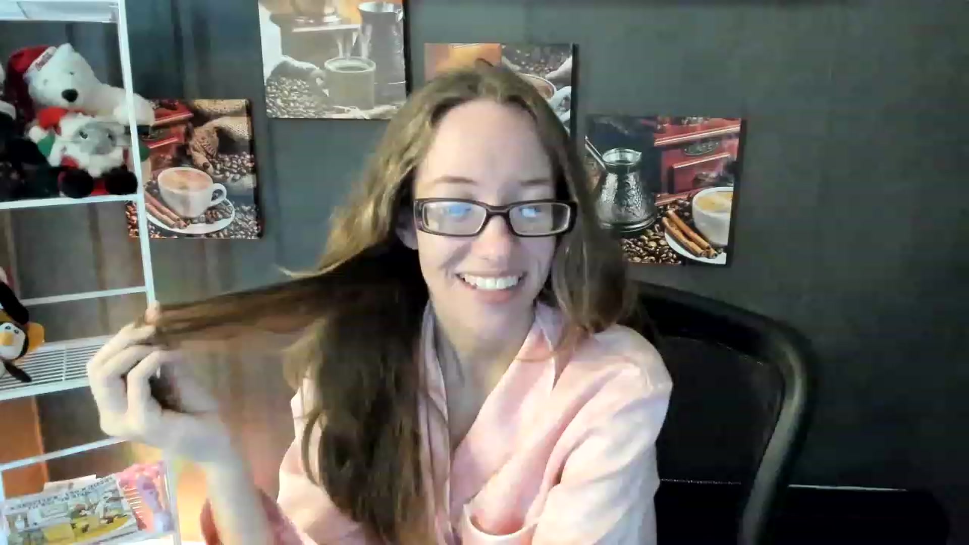 Gallery image thumbnail from DocDropBear's myfreecams stream on, 12/28/2022, 16:32 image 9 of 20