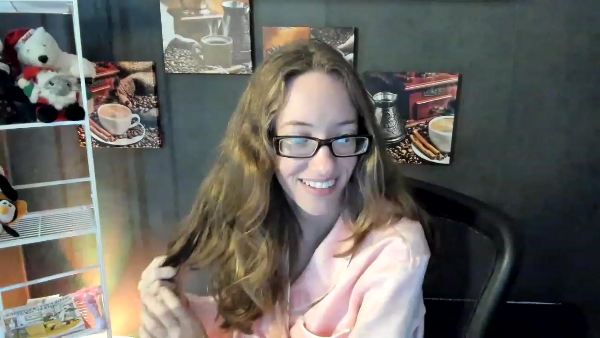Gallery image thumbnail from DocDropBear's myfreecams stream on, 12/28/2022, 16:32 image 12 of 20
