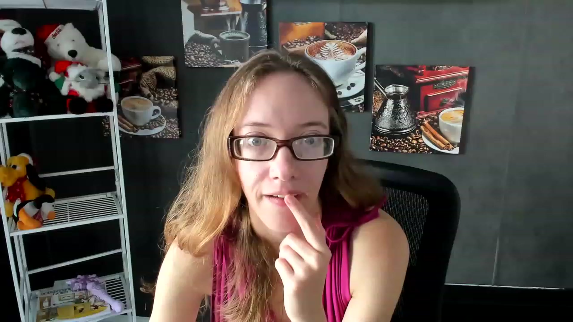 Gallery image thumbnail from DocDropBear's myfreecams stream on, 01/03/2023, 16:37 image 18 of 20