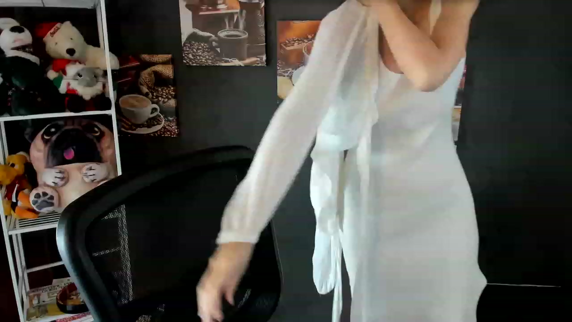 Gallery image thumbnail from DocDropBear's myfreecams stream on, 01/06/2023, 14:50 image 5 of 20