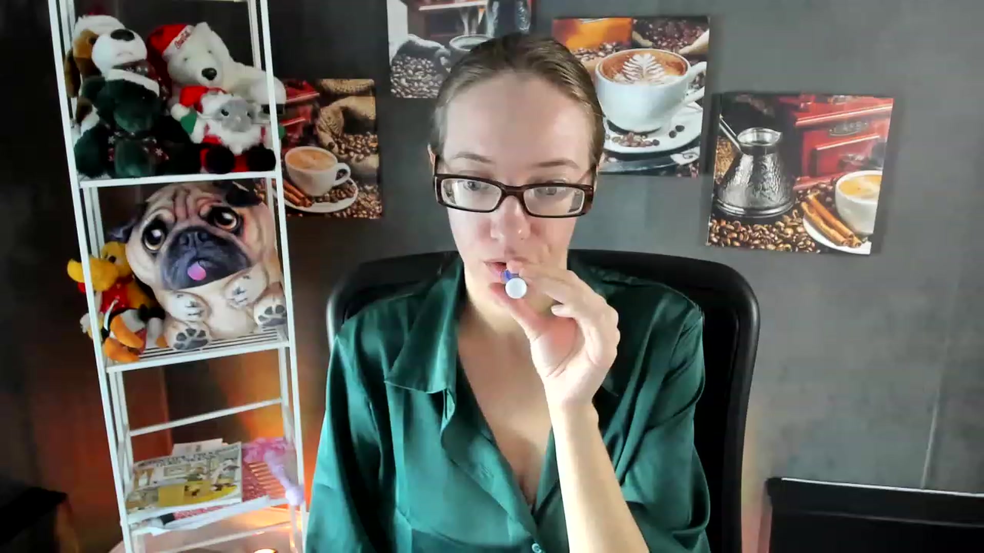 Gallery image thumbnail from DocDropBear's myfreecams stream on, 01/10/2023, 18:16 image 5 of 20