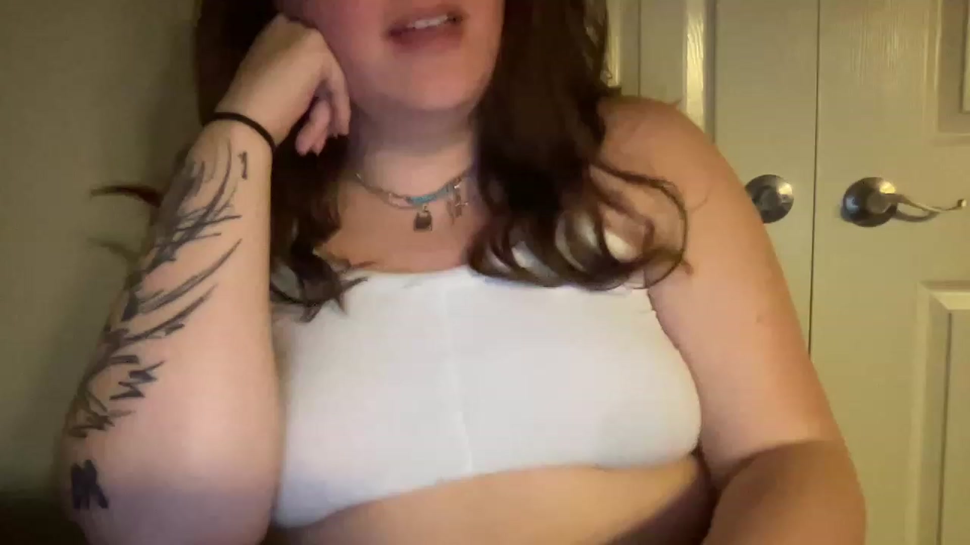 Gallery image thumbnail from DoctorLuna's myfreecams stream on, 03/13/2023, 03:58 image 5 of 20