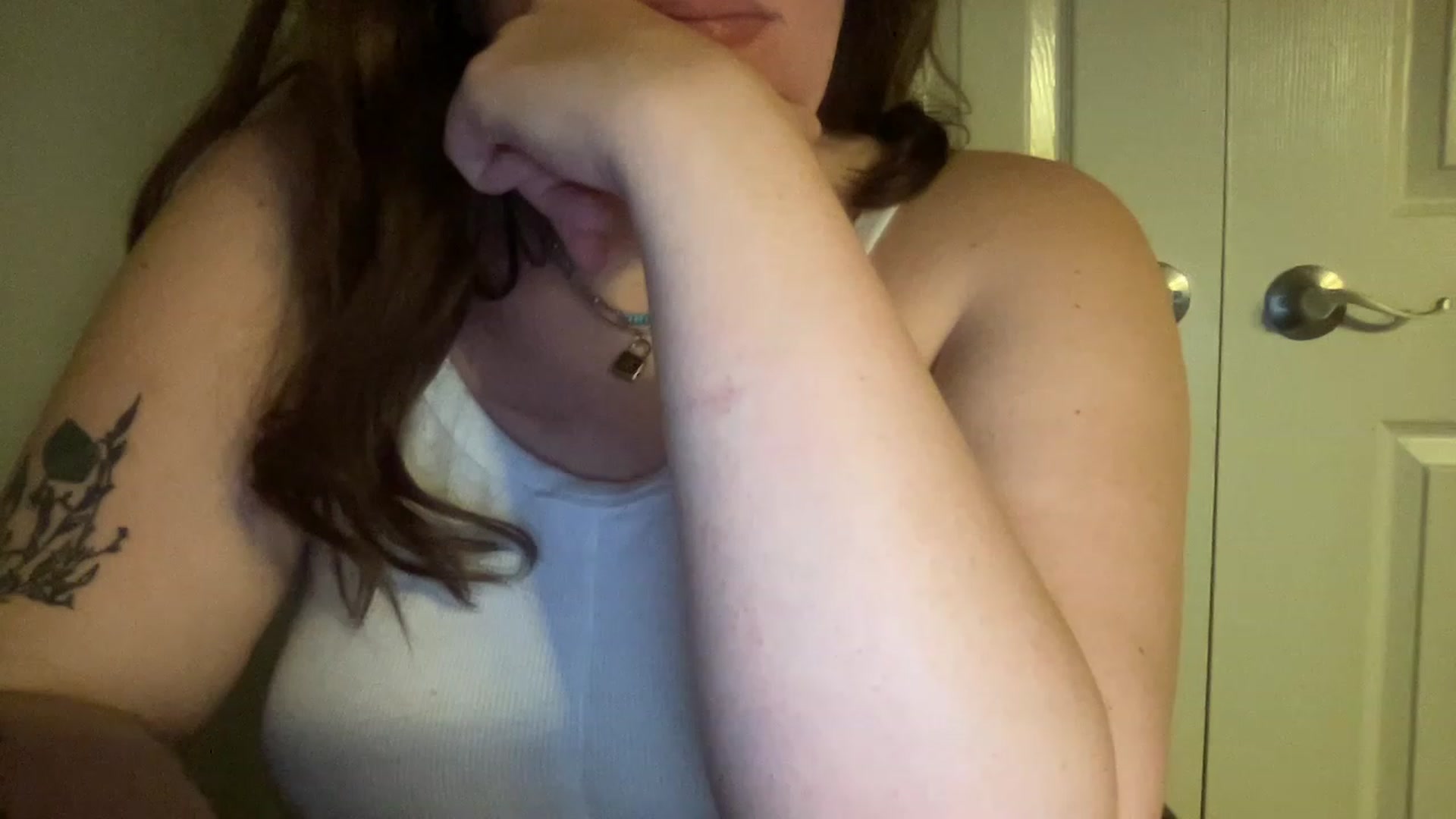 Gallery image thumbnail from DoctorLuna's myfreecams stream on, 03/13/2023, 03:58 image 12 of 20