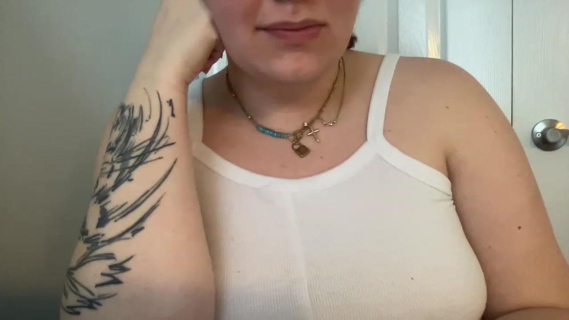 Gallery image thumbnail from DoctorLuna's myfreecams stream on, 03/13/2023, 14:20 image 17 of 20