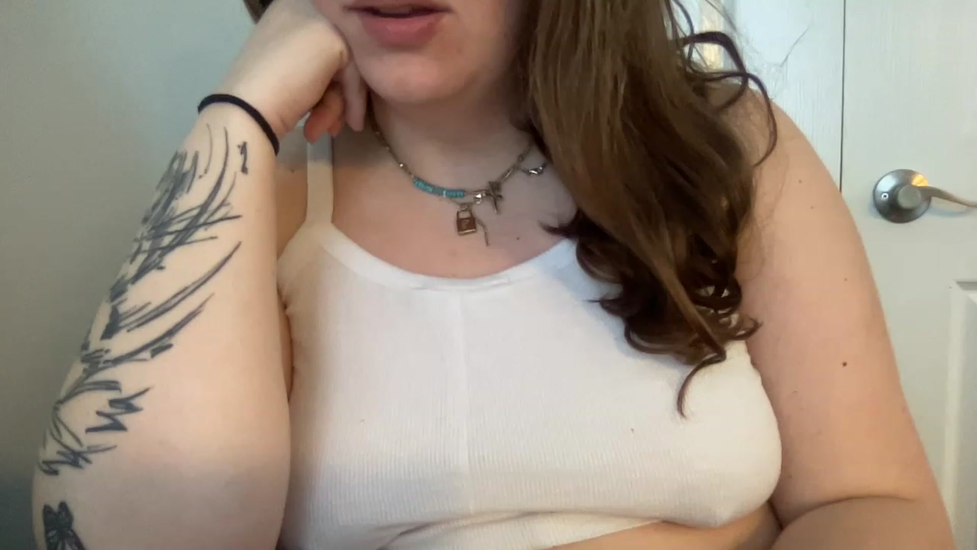 Gallery image thumbnail from DoctorLuna's myfreecams stream on, 03/13/2023, 14:36 image 16 of 20