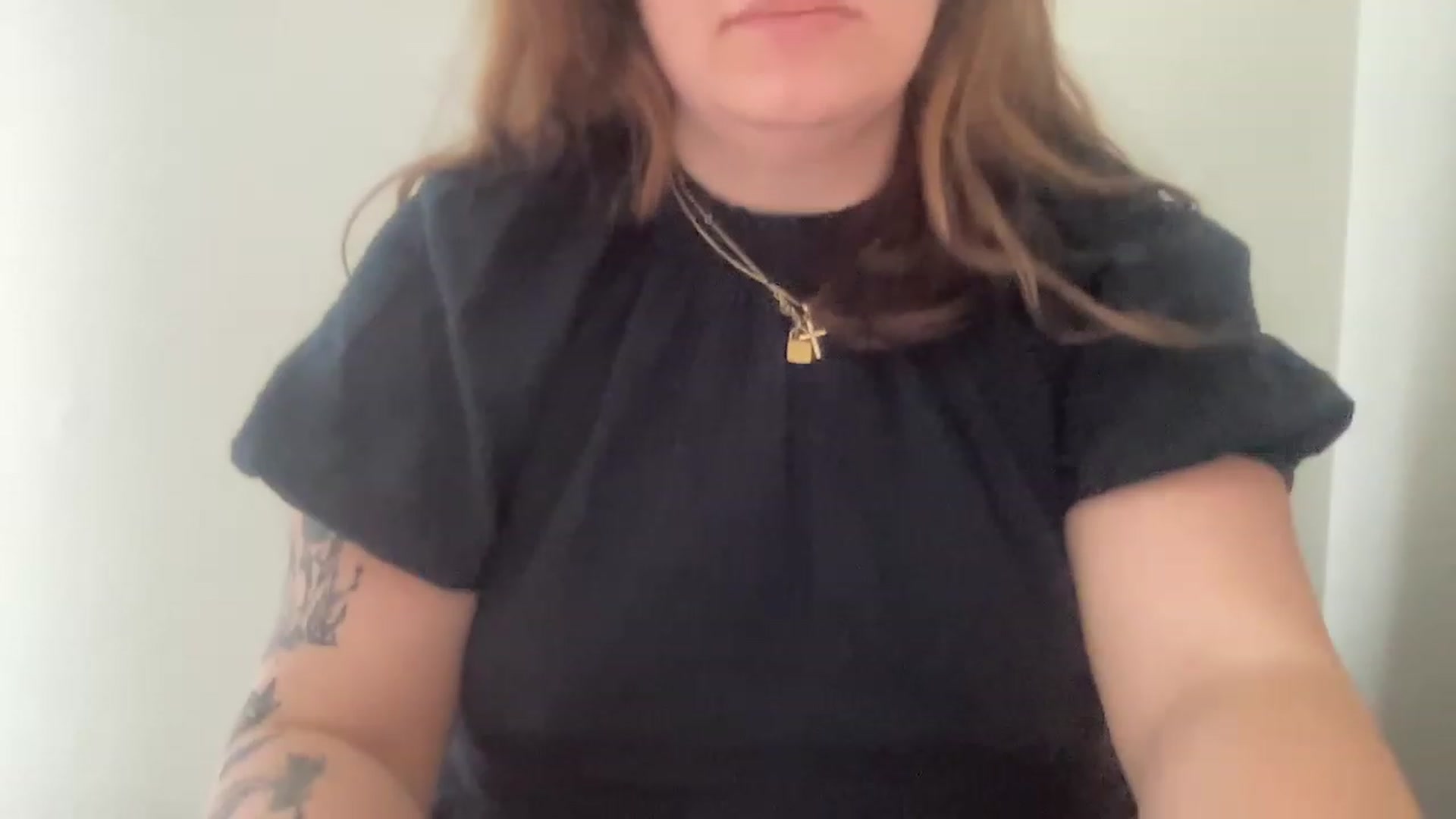 Gallery image thumbnail from DoctorLuna's myfreecams stream on, 04/03/2023, 15:15 image 18 of 20