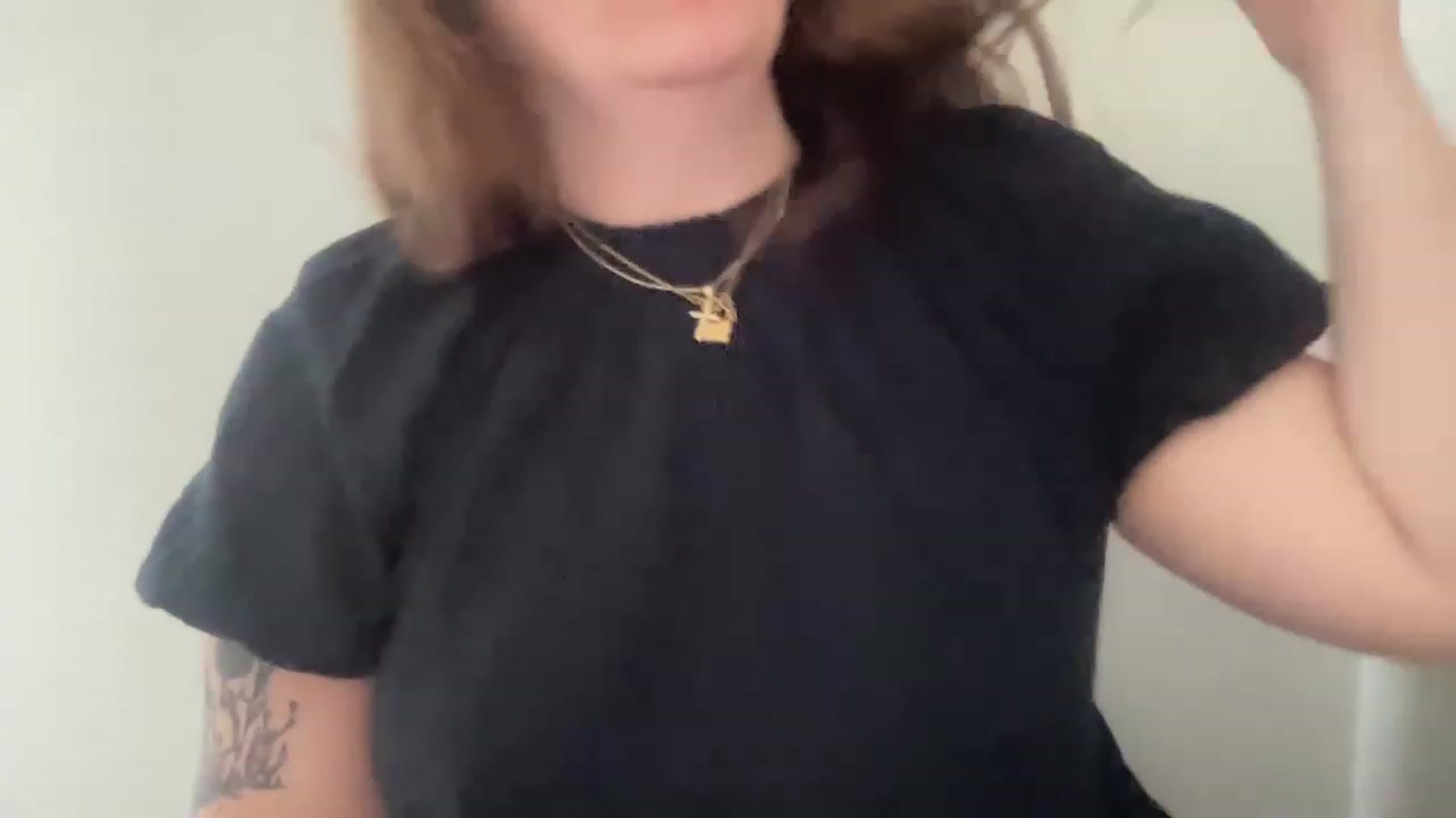 Gallery image thumbnail from DoctorLuna's myfreecams stream on, 04/03/2023, 15:15 image 3 of 20