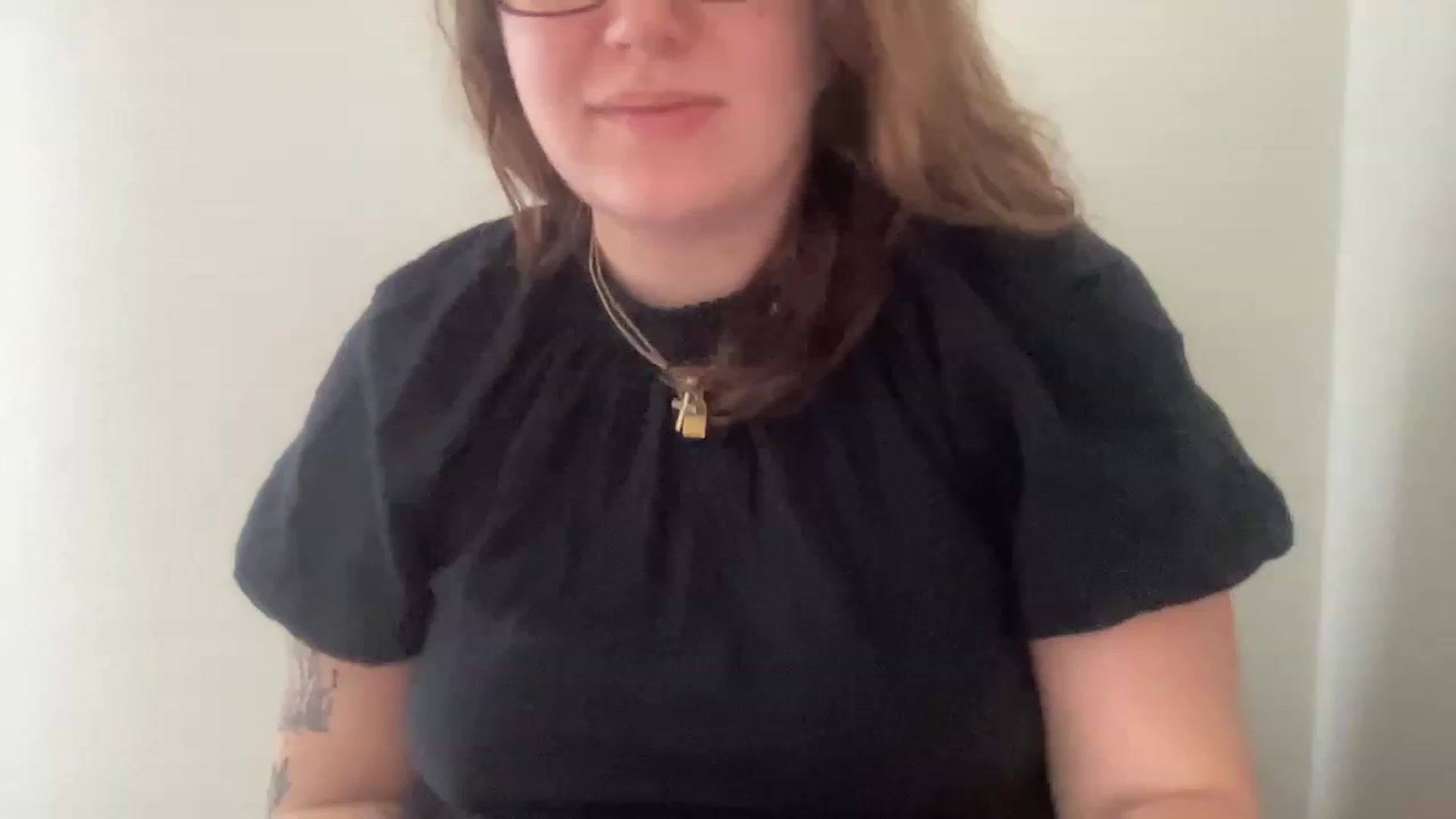 Gallery image thumbnail from DoctorLuna's myfreecams stream on, 04/03/2023, 15:15 image 13 of 20