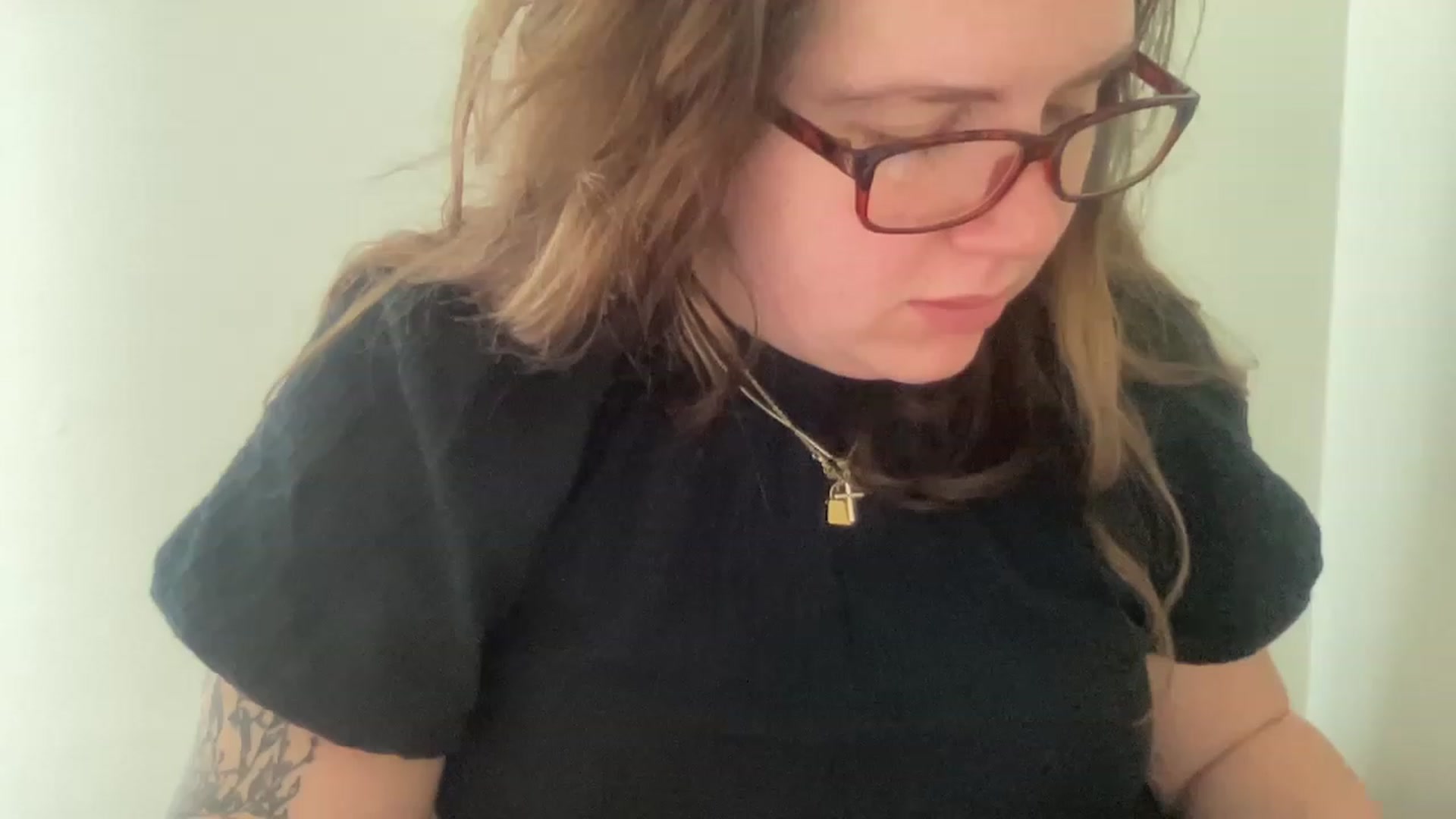 Gallery image thumbnail from DoctorLuna's myfreecams stream on, 04/03/2023, 15:15 image 19 of 20
