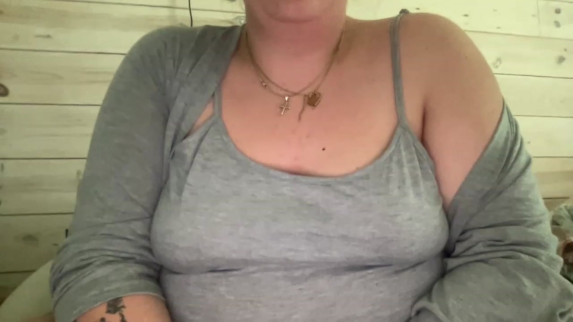 Gallery image thumbnail from DoctorLuna's myfreecams stream on, 04/19/2023, 20:40 image 18 of 20