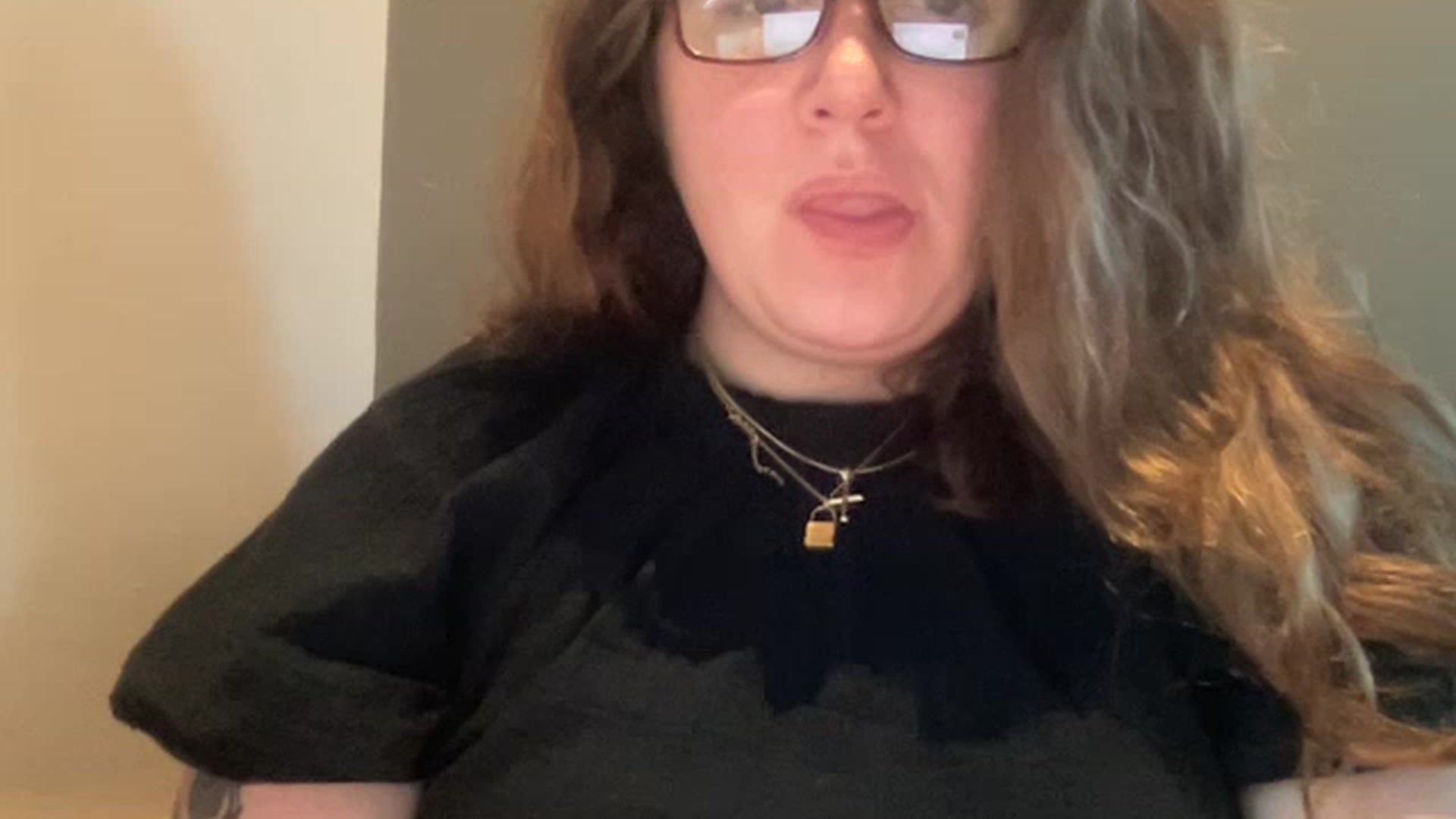 Gallery image thumbnail from DoctorLuna's myfreecams stream on, 04/29/2023, 24:00 image 12 of 20