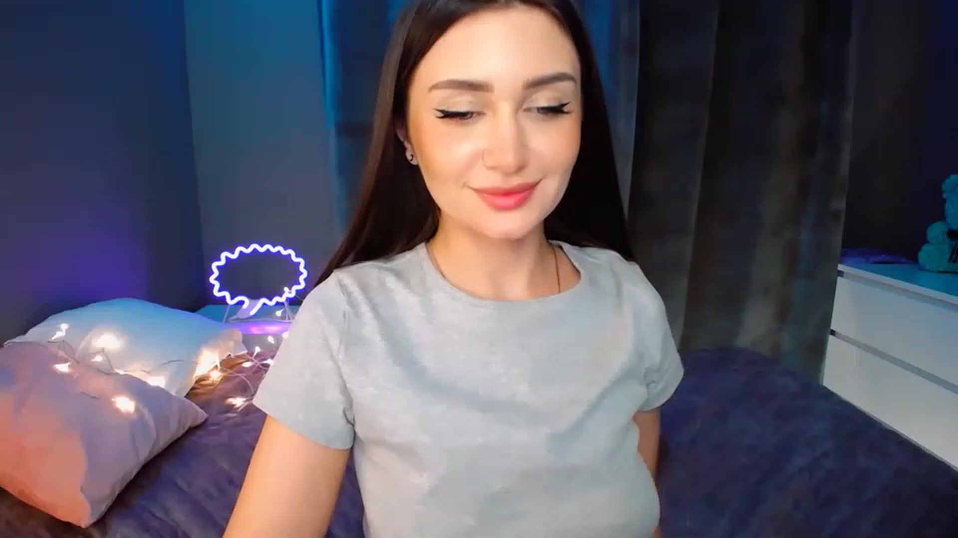 Gallery image thumbnail from DollGlamourr's myfreecams stream on, 11/14/2022, 19:35 image 16 of 20