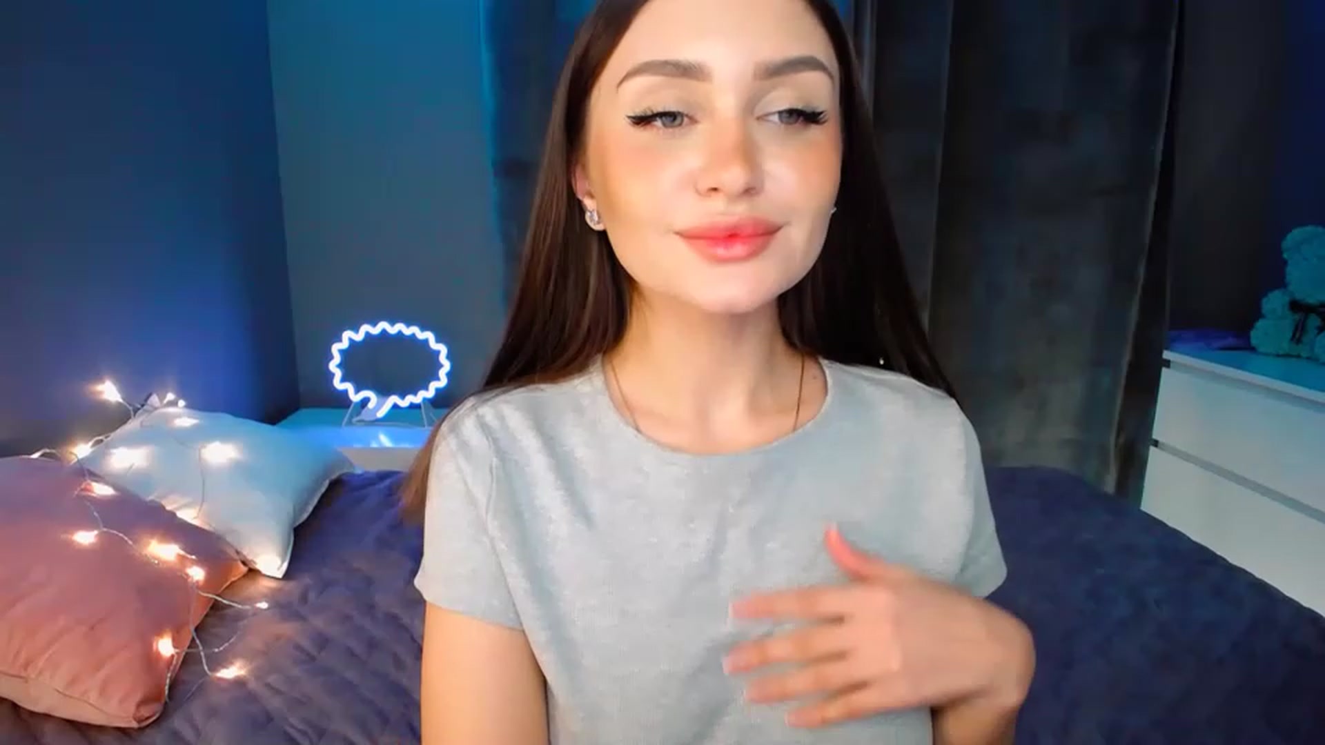 Gallery image thumbnail from DollGlamourr's myfreecams stream on, 11/17/2022, 18:53 image 3 of 20