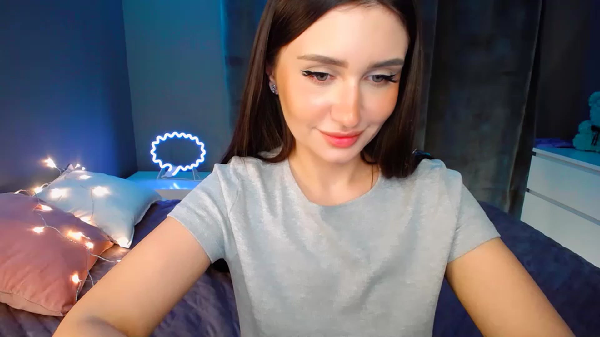 Gallery image thumbnail from DollGlamourr's myfreecams stream on, 11/17/2022, 18:53 image 13 of 20