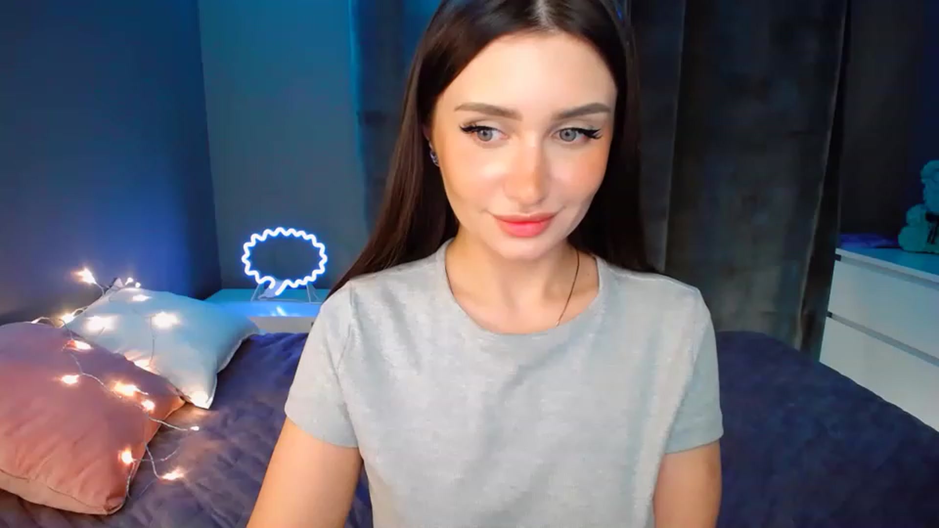 Gallery image thumbnail from DollGlamourr's myfreecams stream on, 11/17/2022, 18:53 image 8 of 20