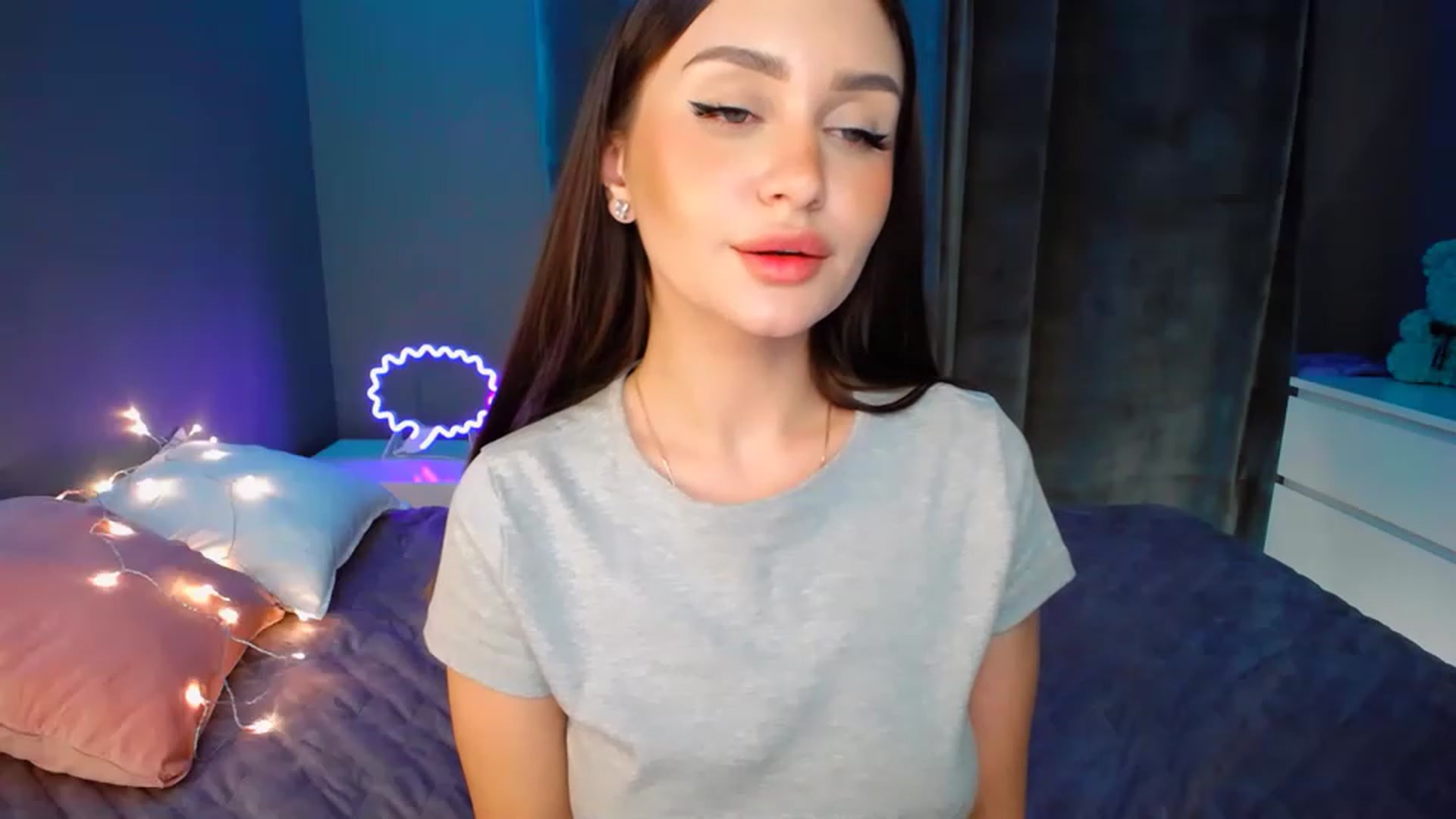 Gallery image thumbnail from DollGlamourr's myfreecams stream on, 11/17/2022, 18:53 image 18 of 20